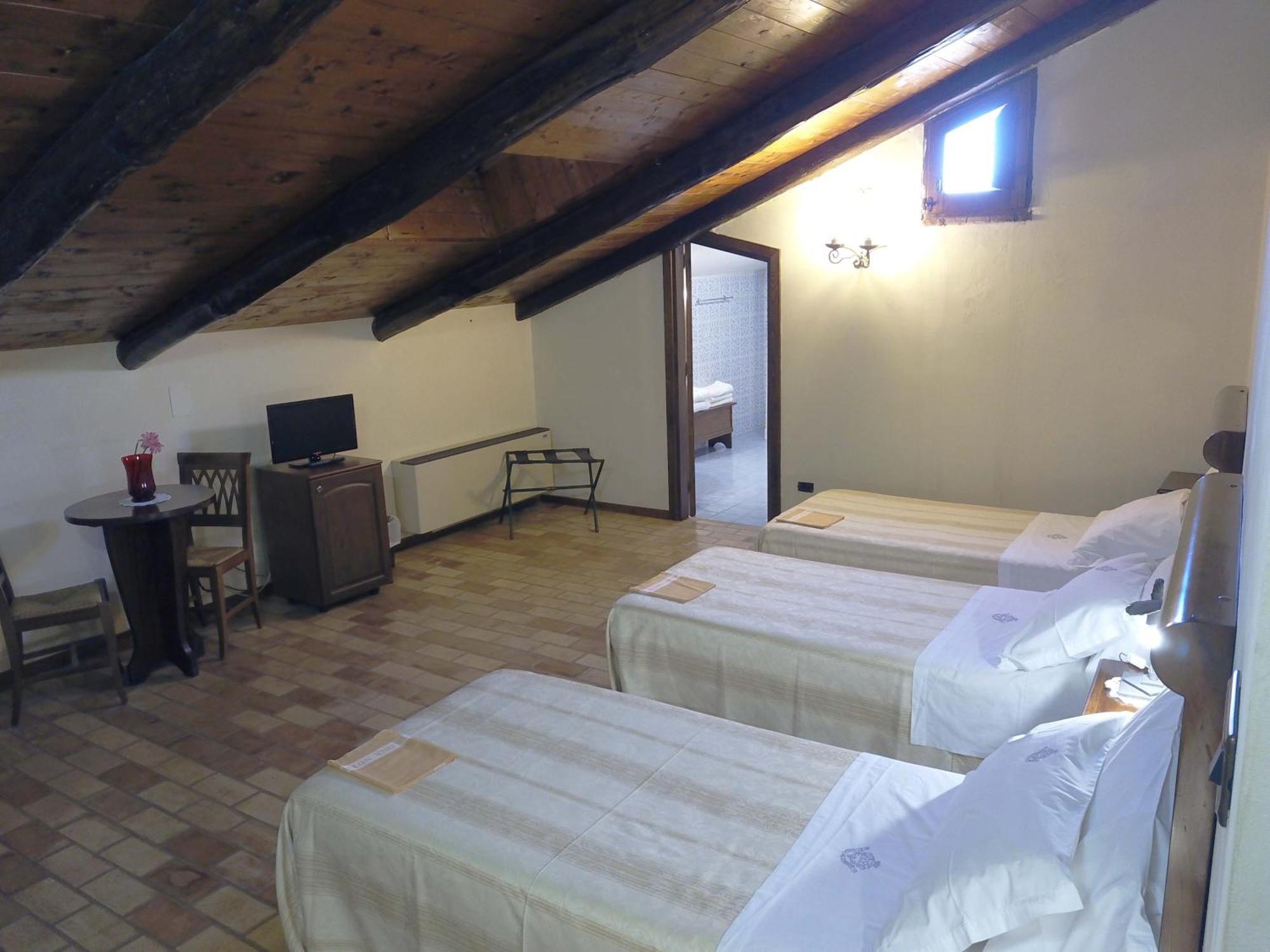 Castello Di Altomonte Hotel Ngoại thất bức ảnh