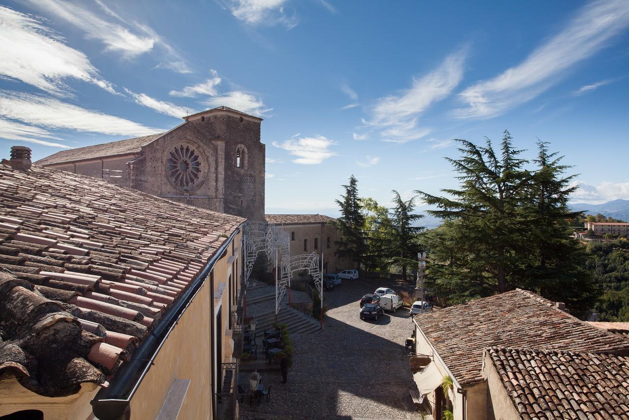 Castello Di Altomonte Hotel Ngoại thất bức ảnh