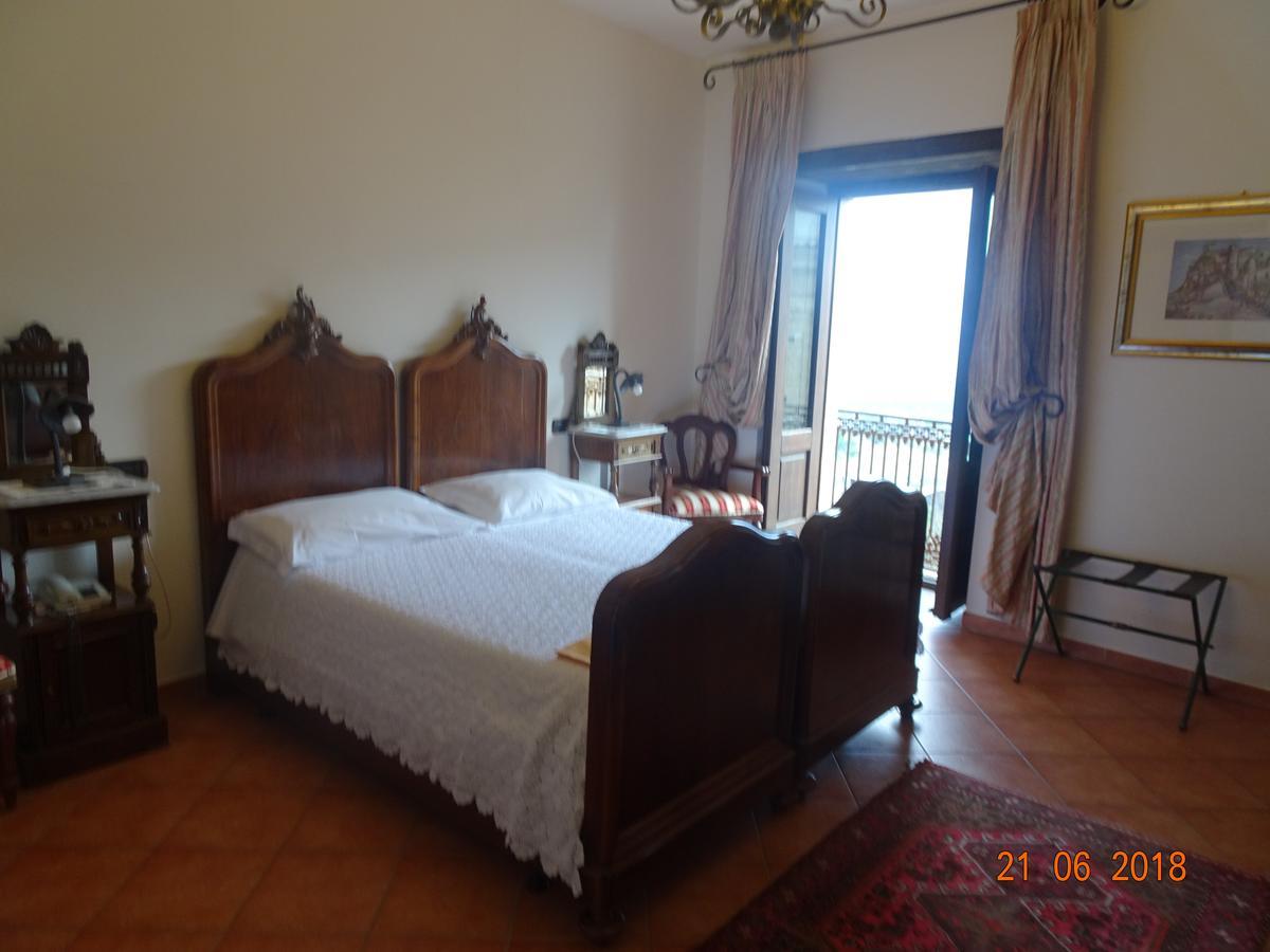 Castello Di Altomonte Hotel Ngoại thất bức ảnh
